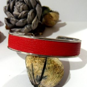 Bracelet jonc en cuir rouge et acier inoxydable