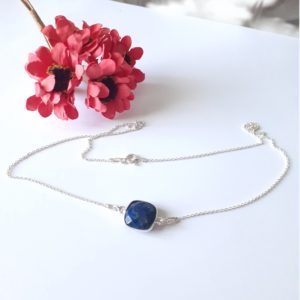 Lapis lazuli collier géométrique en argent sterling et pierre naturelle facettée