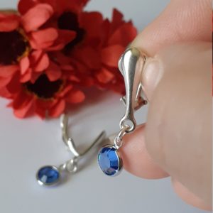 Clips pour oreilles en argent massif et cristaux bleu Saphir