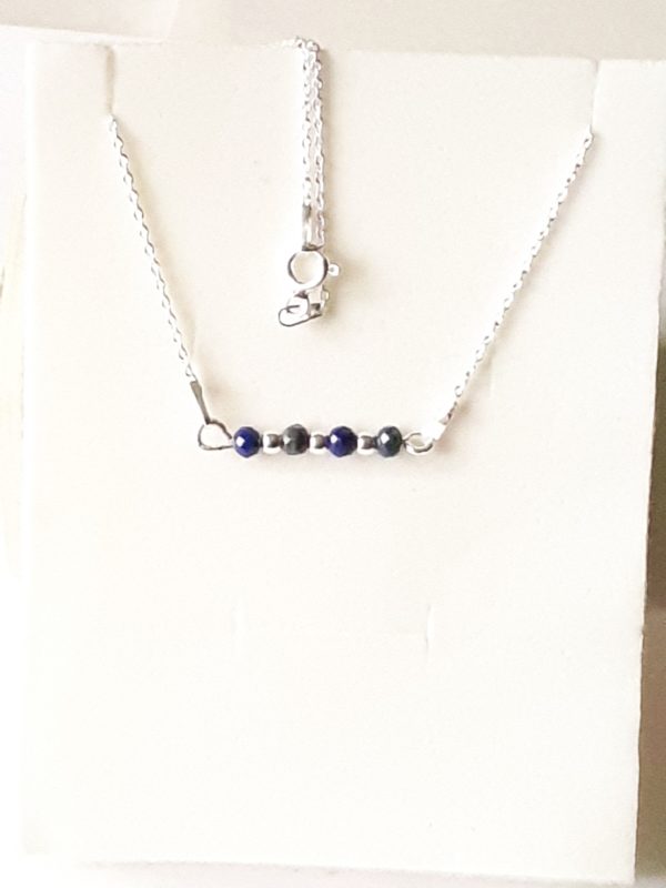 Lapis lazuli collier minimaliste en argent sterling et perles de 2 mm – Image 2